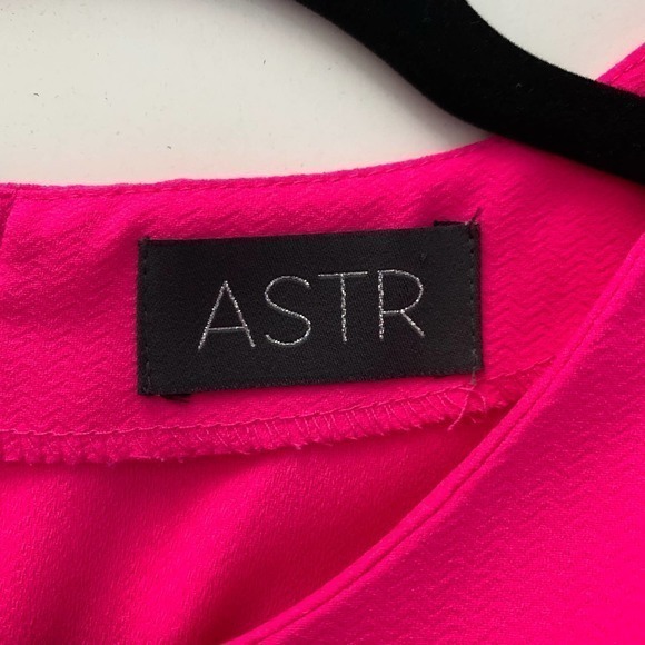 ASTR Hot Pink & Blue Color-Block Mini Shift Dress - Picture 11 of 12